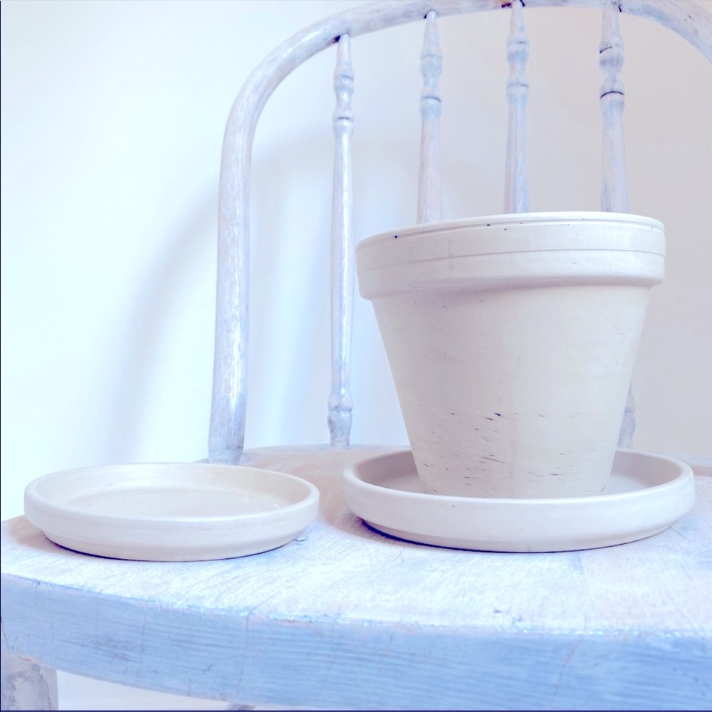 Cream Tan Terracotta Planter w/ Two Detached Saucers